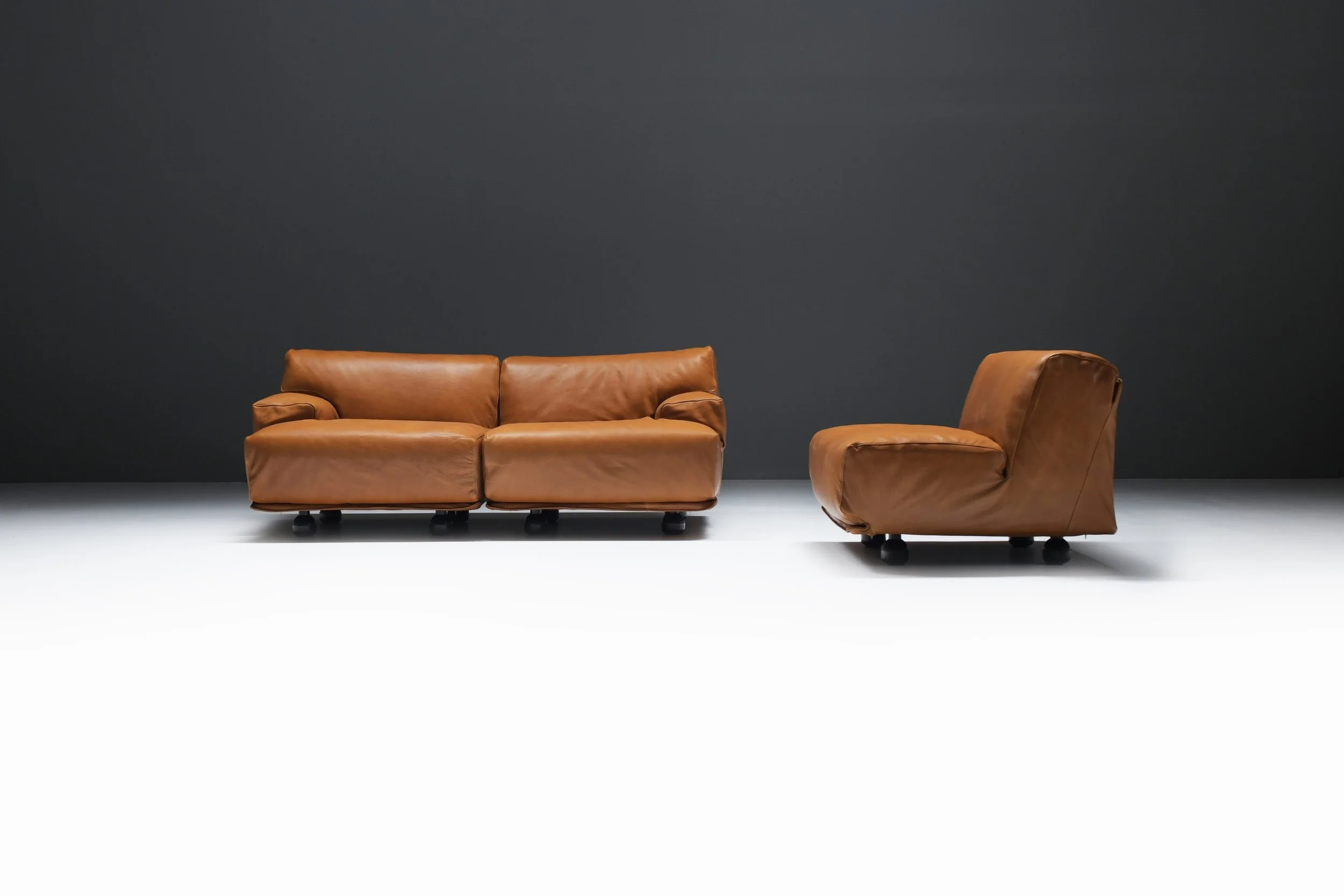 Fiandra vintage leather sofa - Vico Magistretti - Cassina by Aera